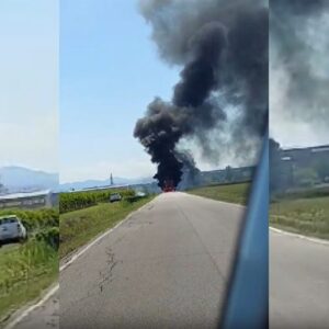 Brucia un trattore, salvo il conducente