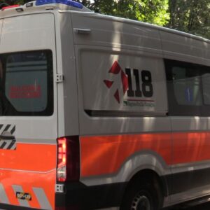 Ladro ruba su un’ambulanza durante un soccorso