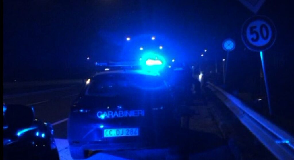 A 14 anni in giro di notte con un coltello