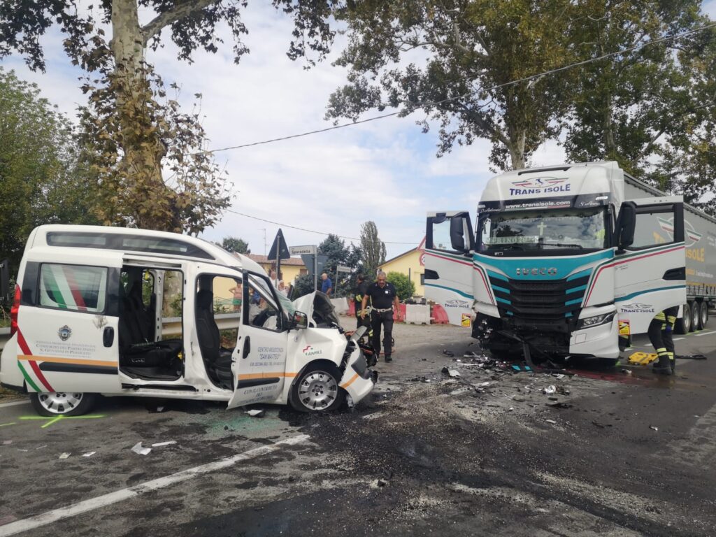 Due morti in un incidente a San Matteo della Decima