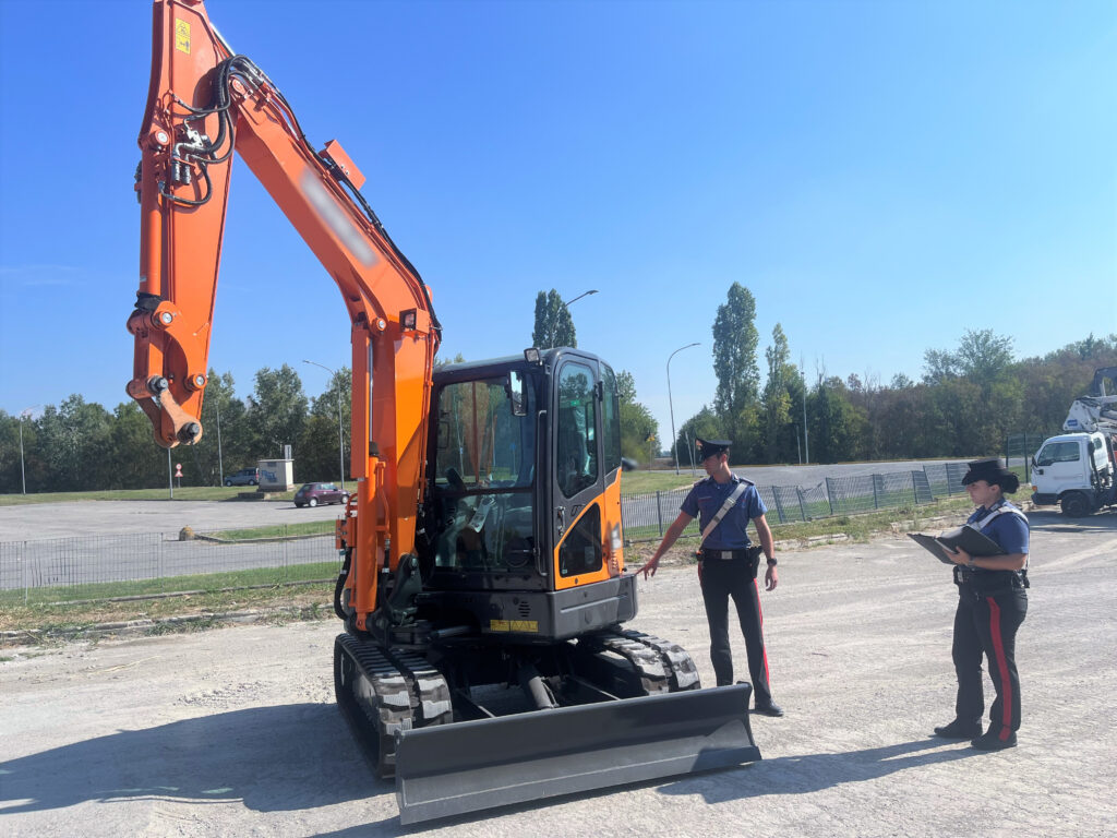 Ritrovati in Romania due escavatori rubati nel Bolognese