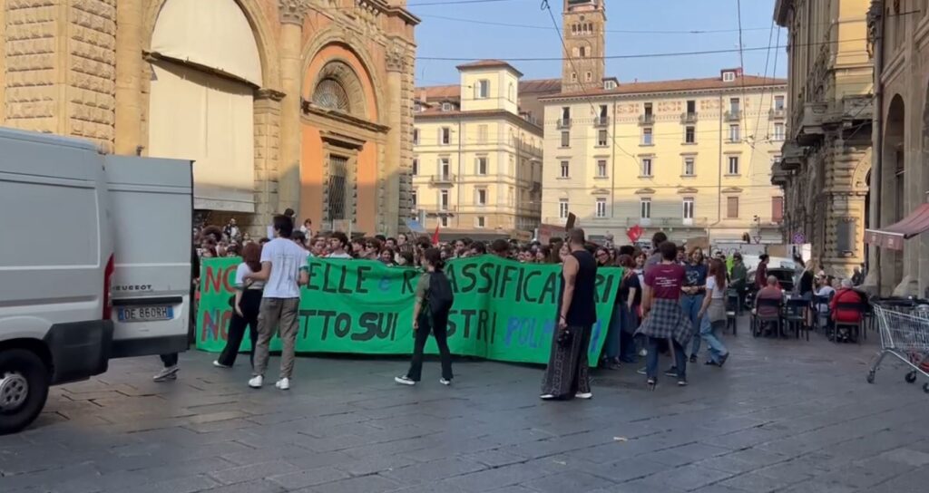 Attivisti Fridays e operai della Marelli manifestano insieme per l’ambiente