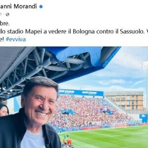 Gianni Morandi torna sui social e lo fa dallo stadio per il Bologna