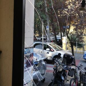 Spaccata alla libreria Ulisse, svaligiato anche un bar vicino