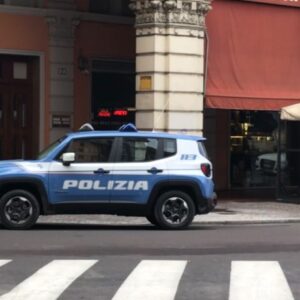 Danneggia un negozio e ha in tasca 30 grammi di ‘fumo’: espulso nigeriano