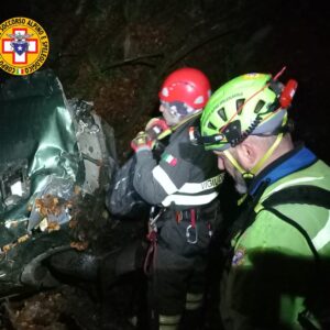 Auto precipita nella scarpata: morta automobilista di 72 anni