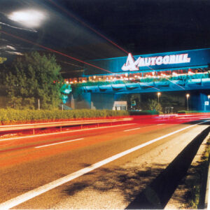 Ha le doglie in area di servizio, la Polstrada la scorta fino all’ospedale