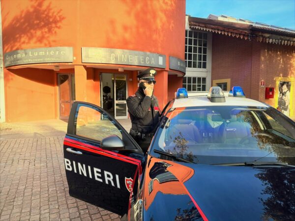 Tenta furto di un tablet in Cineteca: arrestata giovane di 22 anni
