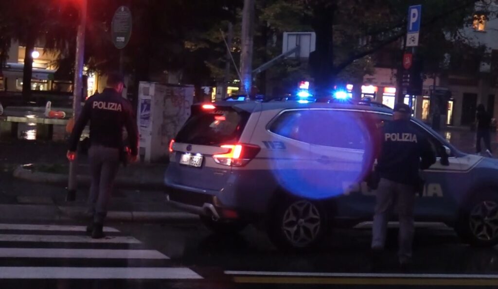 Un etto di hascisc negli slip: 18enne arrestato dalla polizia