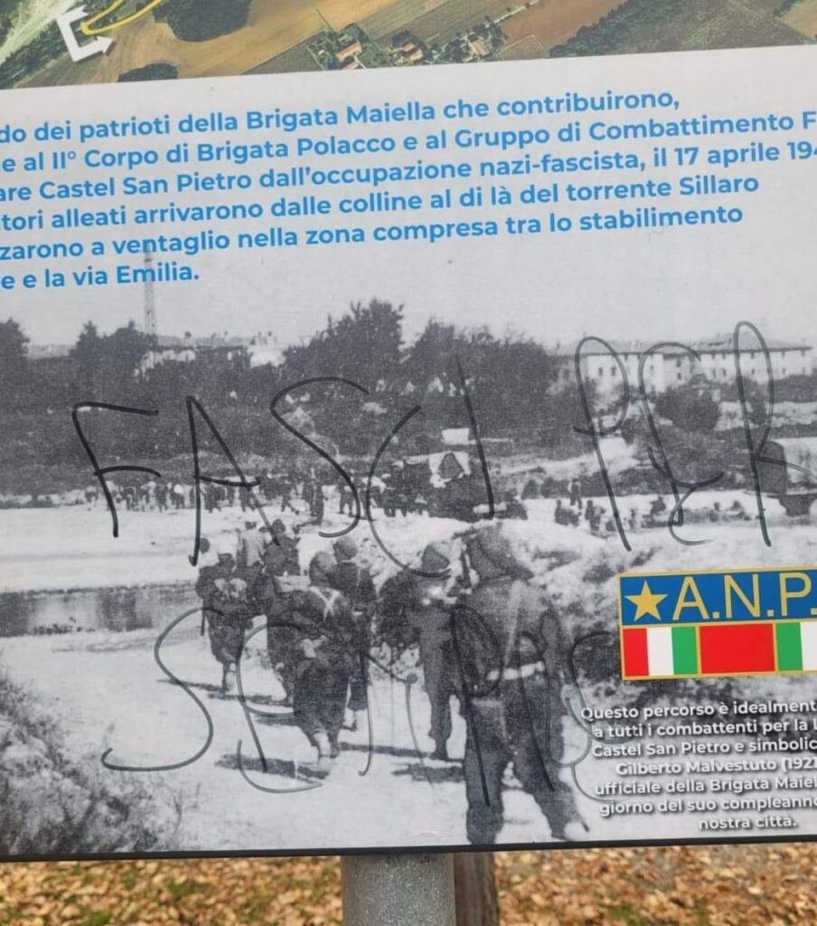 Castel San Pietro Terme, danneggiati pannello e lapide commemorativa