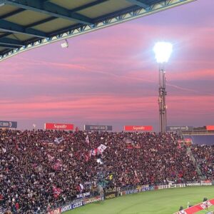 Miracolo Bologna: anche il cielo si tinge di rossoblù
