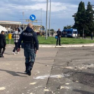 Sassaiola contro tifosi Bologna, arrestato ultras del Lecce
