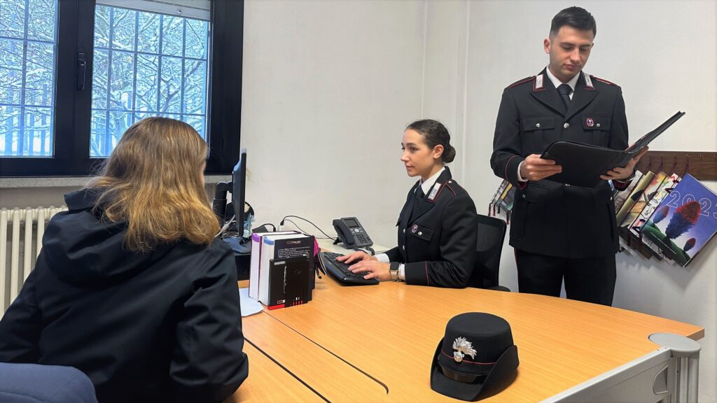 Aggredisce e minaccia di morte la compagna: divieto di avvicinamento per un 34enne