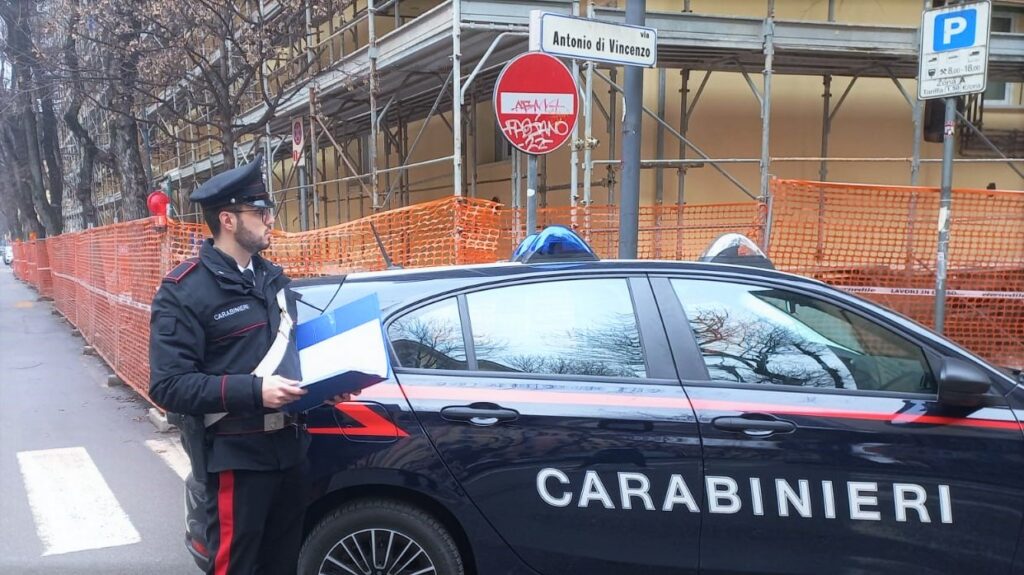 Si fanno di crack nell’androne di una casa popolare, denunciati