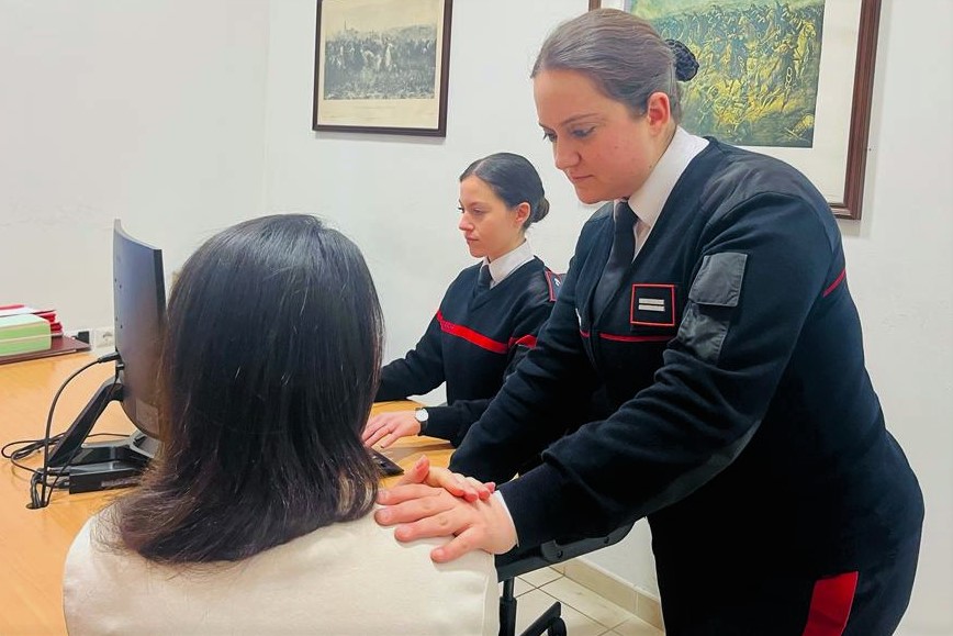 Stalking alla ex compagna ed estorsione: divieto di avvicinamento per un 49enne