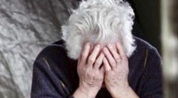 Il genero 57enne augura la morte alla suocera 86enne: allontanato da casa