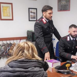 Picchia la compagna e la manda in ospedale