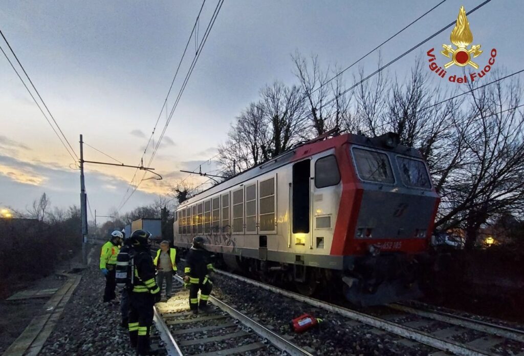 Incendio su treno merci, due ferroviere intossicate