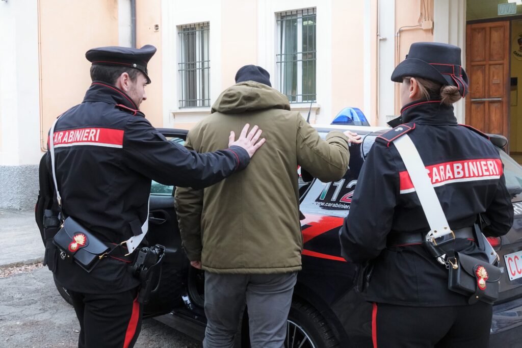 Avvicina la moglie violando divieto, arrestato due volte in 24 ore