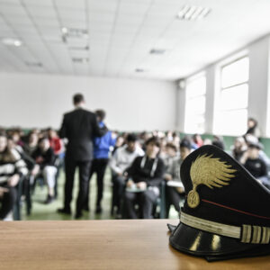 Atti osceni davanti a scuola media di Imola, 35enne arrestato