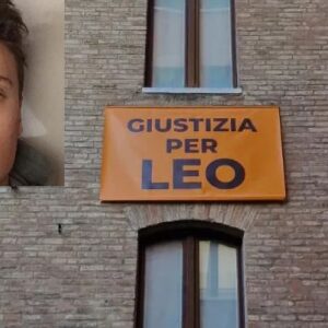Morì precipitando dall’ospedale Maggiore, striscione per Leonardo Riberti