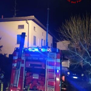 Incendio canna fumaria, intervengono i Vigili del Fuoco