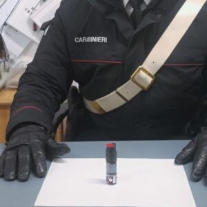 Alunno spruzza spray urticante a scuola, in sette finiscono al pronto soccorso