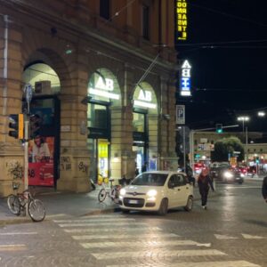 Violentata tutta la notte da un ragazzo conosciuto in stazione, arrestato un 21enne