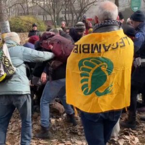 Besta, tafferugli al cantiere della scuola: due agenti della polizia locale feriti
