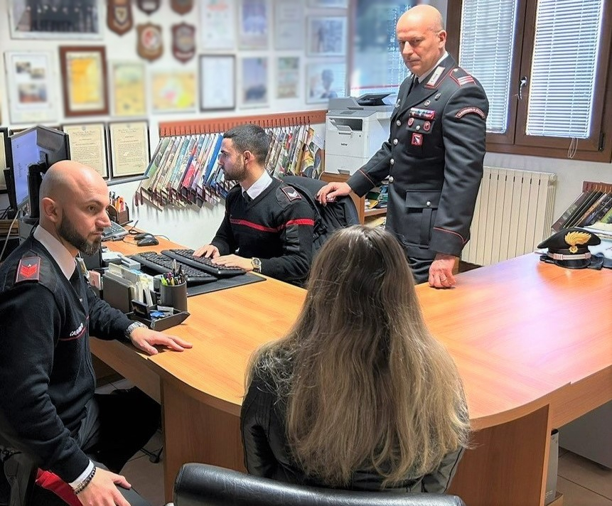 La moglie voleva imparare l’italiano: picchiata e violentata. Denunciato un marocchino