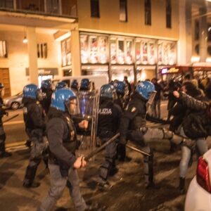 ‘Calcio da un agente di polizia’, la Procura chiede l’archiviazione