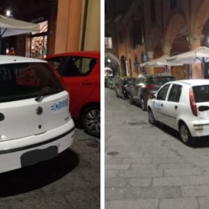 Denuncia un cittadino: ausiliari del traffico in doppia fila per fare le multe