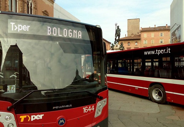 Caro bus: a Bologna abbonamento scontato per dipendenti (e dirigenti) di Ausl e Sant’Orsola