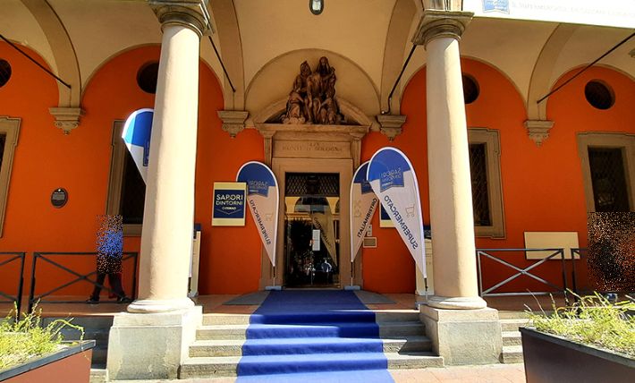 “Baby” ladre rubano dolciumi poi insultano guardie e polizia