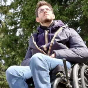 Luca sogna una carrozzina elettrica, un amico lancia raccolta fondi