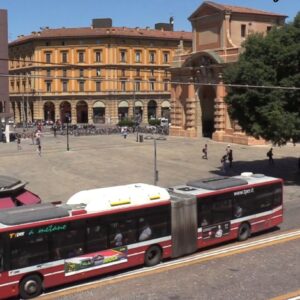 Cede hascisc a due minori, spacciatore arrestato dalla polizia locale