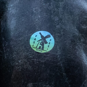 “Violata” natica del Nettuno con adesivo tutto alcool e spinelli: per la gioia dei turisti