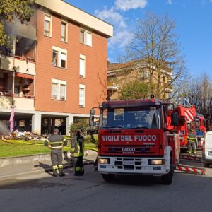 Incendio in un appartamento a San Lazzaro di Savena: anziano ustionato