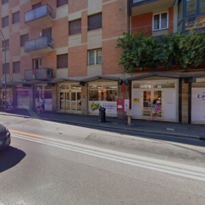 In due rapinano un supermercato, una ha 15 anni