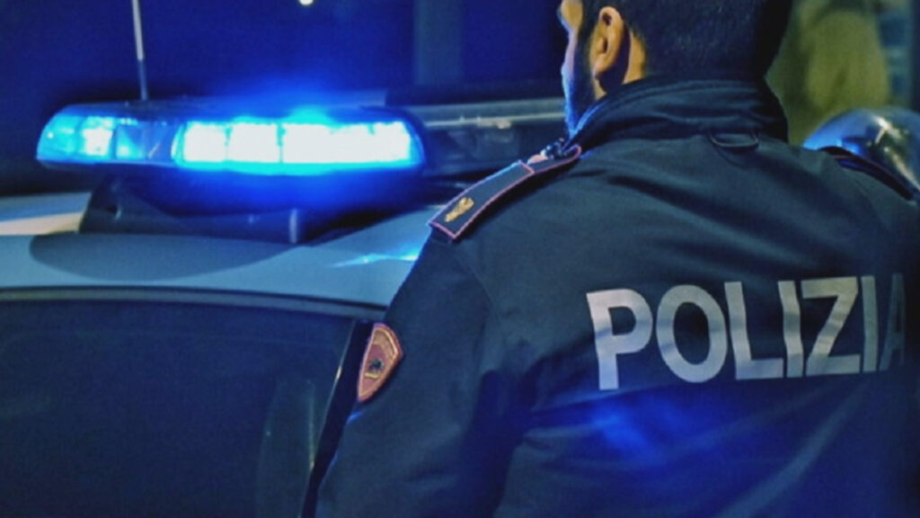 Tenta di forzare con un crick le inferriate di una trattoria, arrestato