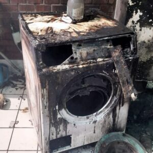 Va a fuoco la lavatrice, nonna e nipotino di 2 anni intossicati