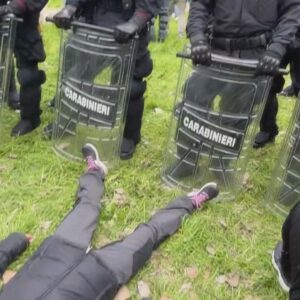 Caso Besta: notte di tensione e (forse) di “manganelli”. Presidio ambientalista al Tribunale. Lepore: “fare chiarezza”