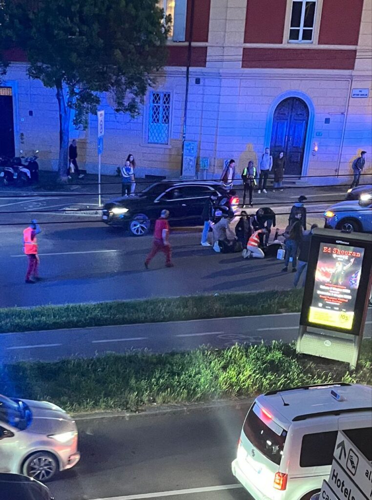 Incidente via San Vitale tra scooter e pedone
