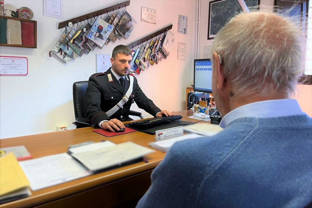 Maltratta in casa gli anziani genitori: divieto di avvicinamento per un 50enne