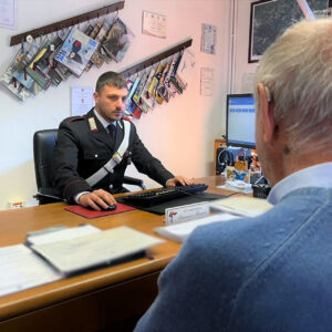 Maltratta in casa gli anziani genitori: divieto di avvicinamento per un 50enne