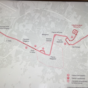 Un’estate a zig-zag: il cantiere del tram irrompe in centro