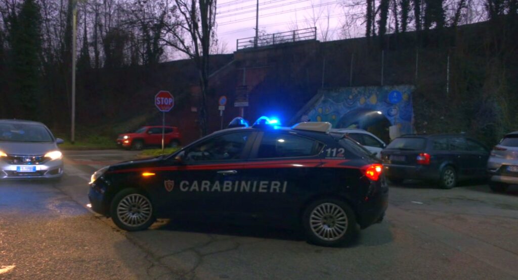 Fidanzati spacciatori avevano in casa 5 kg di droga e 15mila euro