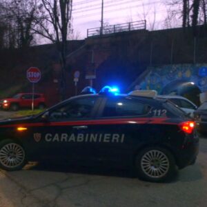 Fidanzati spacciatori avevano in casa 5 kg di droga e 15mila euro