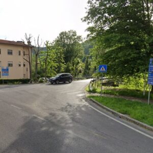 Auto contro una bici a Calderino, grave una giovane ciclista