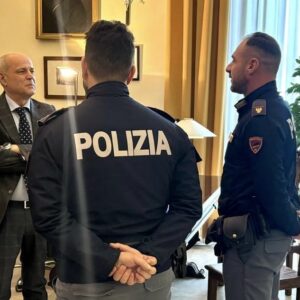La stessa pattuglia della Polizia rintraccia e arresta due ricercati in poche ore